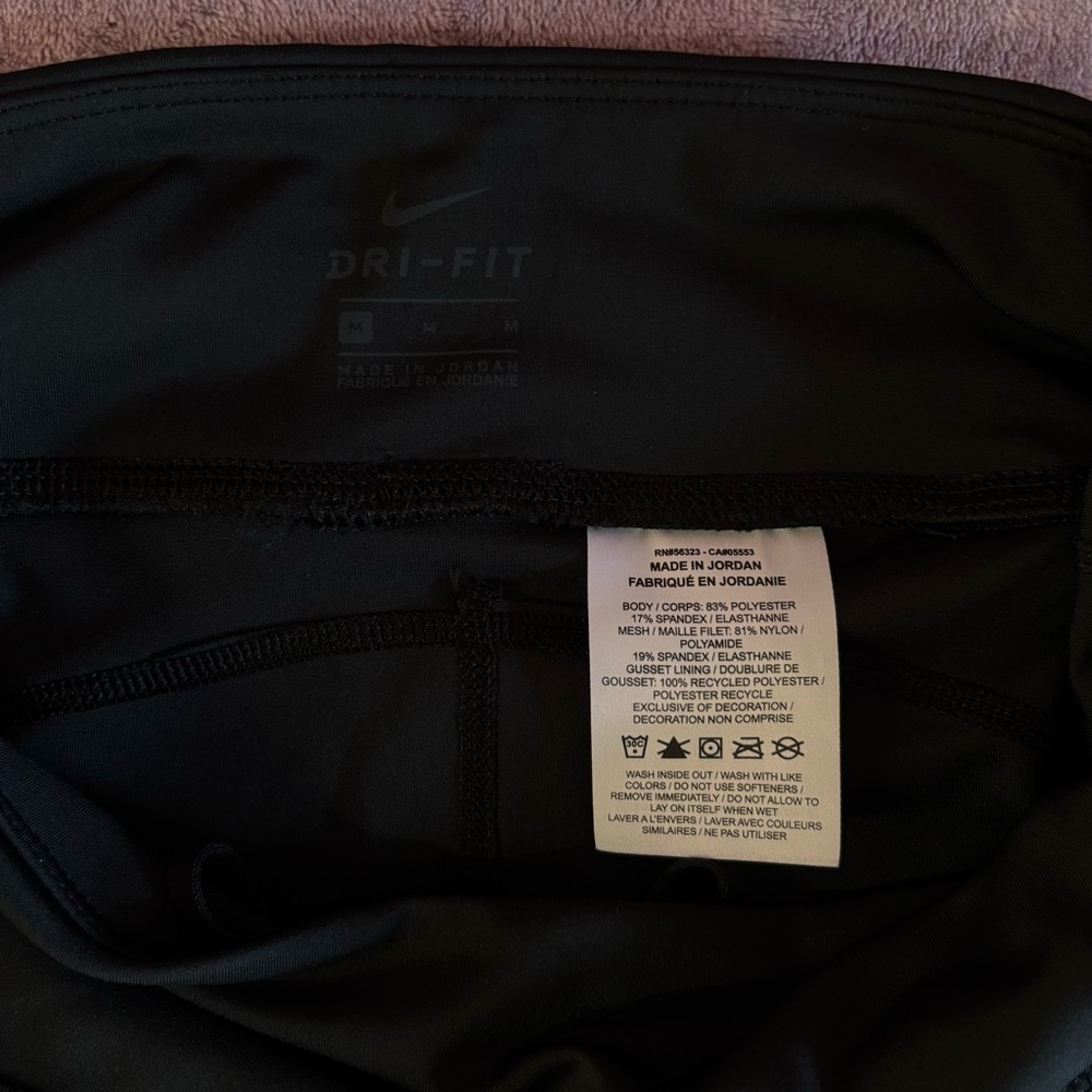 Nike Dri-FIT Black Leggings - Picture 6 of 8